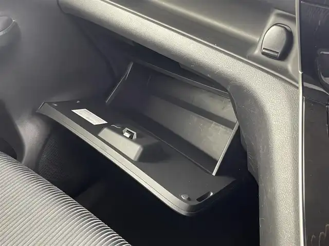 日産 セレナ ハイウェイスター V 埼玉県 2020(令2)年 3万km マルーンレッド 2トーン 純正ナビ/(Bluetooth/USB/ipod/CD/DVD/AM/FM)/地デジフルセグ/前後ドライブレコーダー/ETC/プロパイロット/ブラインドスポットモニター/衝突軽減ブレーキ/クリアランスソナー/標識認識機能/電子パーキングシステム/オートブレーキホールド/ロールサンシェード/ウィンカーミラー/フロントフォグランプ/プッシュスタート/ステアリングリモコン/純正フロアマット/純正ドアバイザー/純正16インチアルミホイール