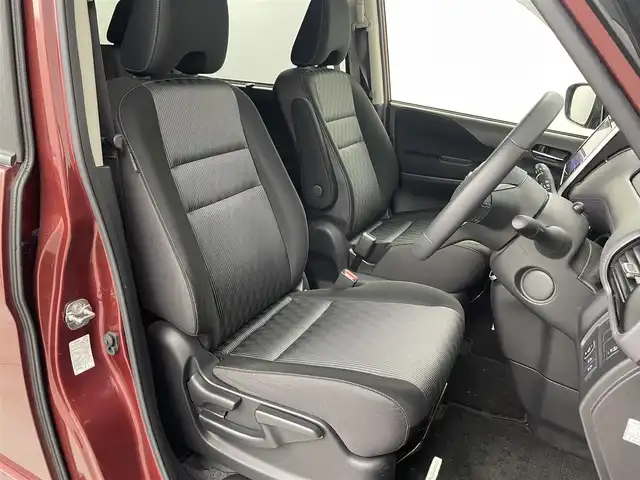 日産 セレナ ハイウェイスター V 埼玉県 2020(令2)年 3万km マルーンレッド 2トーン 純正ナビ/(Bluetooth/USB/ipod/CD/DVD/AM/FM)/地デジフルセグ/前後ドライブレコーダー/ETC/プロパイロット/ブラインドスポットモニター/衝突軽減ブレーキ/クリアランスソナー/標識認識機能/電子パーキングシステム/オートブレーキホールド/ロールサンシェード/ウィンカーミラー/フロントフォグランプ/プッシュスタート/ステアリングリモコン/純正フロアマット/純正ドアバイザー/純正16インチアルミホイール