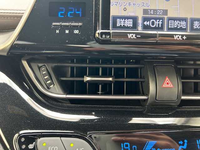 トヨタ Ｃ－ＨＲ G－T LEDエディション 青森県 2018(平30)年 4.5万km メタルストリームM 寒冷地仕様/ＢＳＭ/クリアランスソナー/トヨタセーフティセンス/ＬＥＤヘッドライト/ハーフレザーシート/シートヒーター運転席・助手席/純正ＳＤナビフルセグ（NSZT-Y66T）/バックモニター/クルーズコントロール/カーテンエアバック/サイドエアバック寒冷地仕様/純正18AW/社外17AW冬タイヤ/純正エンジンスターター/スマートキー/スペアキー/新車時保証書/取扱説明書