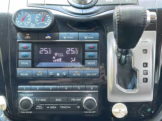 日産 エルグランド 250HWS アーバンクロム 茨城県 2012(平24)年 1.8万km ブリリアントホワイトパール ワンオーナー/純正HDDナビ/(地デジTV・CD・DVD・BT・ラジオ再生)/両側パワースライドドア/アラウンドビューモニター/ハーフレザーシート/オットマン/コーナーセンサー/ETC/ドライブレコーダー/オートライト/HIDヘッドライト/純正18inアルミホイール/スマートキー/スペアキー/取扱説明書/保証書