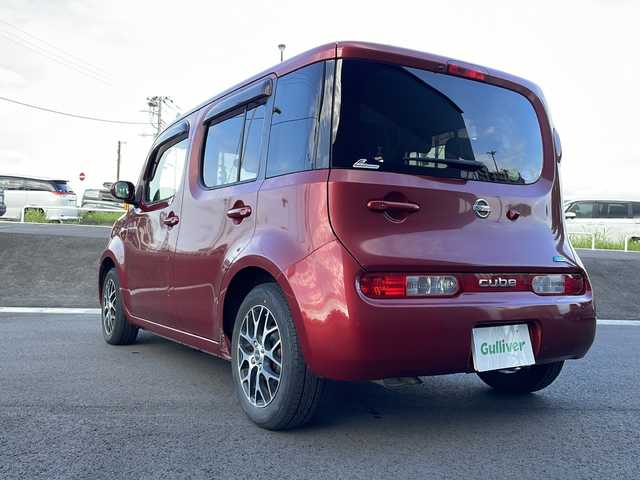 日産 キューブ こだわりセレクション 千葉県 2015(平27)年 9.1万km ラディアントレッド 純正ナビ　（MM114D-W）/フルセグTV　CD　USB/バックカメラ/オートライト/ETC/レザーシート/社外15インチアルミホイール/アイドリングストップ/電動格納ミラー/純正フロアマット/スペアキー/スマートキー/プッシュスタート