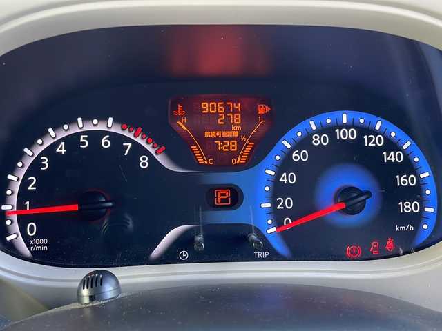 日産 キューブ こだわりセレクション 千葉県 2015(平27)年 9.1万km ラディアントレッド 純正ナビ　（MM114D-W）/フルセグTV　CD　USB/バックカメラ/オートライト/ETC/レザーシート/社外15インチアルミホイール/アイドリングストップ/電動格納ミラー/純正フロアマット/スペアキー/スマートキー/プッシュスタート
