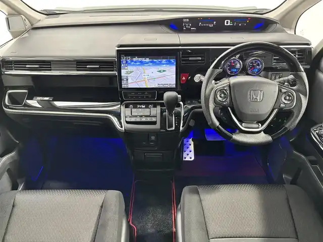 ホンダ ステップワゴン スパーダ ホンダセンシング 大阪府 2018(平30)年 2.5万km プラチナホワイトパール 無限エアロ　純正１０ｉｎｃナビ（フルセグ／ＤＶＤ再生／Ｂｌｕｅｔｏｏｔｈ）　バックカメラ　後席モニター　ＥＴＣ　両側パワースライドドア　衝突軽減　レーダークルコン　リフトアップシート　クリアランスソナー　レーンアシスト