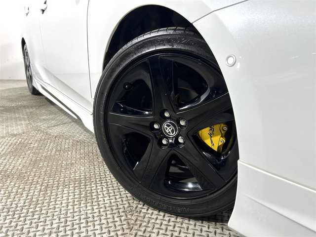 トヨタ プリウス A ツーリングセレ ブラックED 大阪府 2021(令3)年 3.3万km パールⅡ 純正大型ナビ/フルセグTV/CD/DVD/AM/FM/Bluetooth接続/ビルトインETC/レーダークルーズコントロール/衝突軽減/レーンキープ/全方位カメラ/100V1500W電源/パワーシート/シートヒーター/BSM/モデリスタフルエアロ/TRDリアスポイラー/HUD/純正LEDヘッドライト/オートライト/オートハイビーム/プッシュスタート/スマートキー/コーナーセンサー/パーキングアシスト/取説/保証書