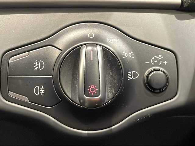 アウディ Ａ４ アバント 2．0 TFSIクワトロ 新潟県 2012(平24)年 16.4万km アイビスホワイト ブレーキアシスト/ESP(エレクトロ二ック スタビリゼーション プログラム) EDS(エレクトロニック ディファレンシャル ロックシステム)/パワーシート/バックカメラ/アイドリングストップ/プッシュスタート/ETC/Bluetooth/TV/AM/FM/ルーフレール/純正フロアマット