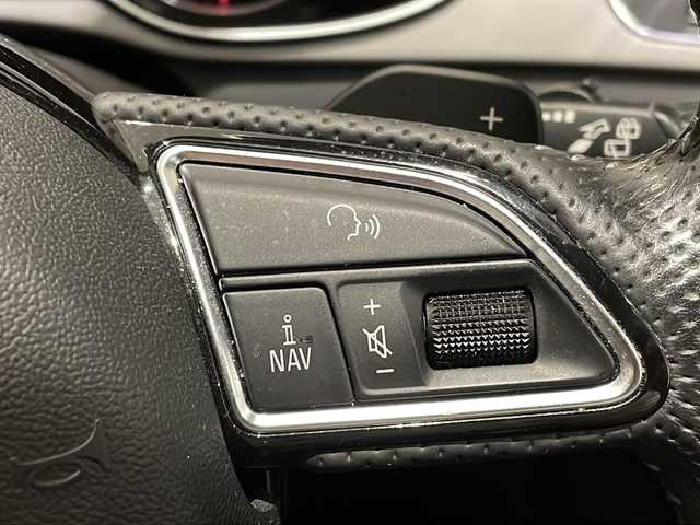 アウディ Ａ４ アバント 2．0 TFSIクワトロ 新潟県 2012(平24)年 16.4万km アイビスホワイト ブレーキアシスト/ESP(エレクトロ二ック スタビリゼーション プログラム) EDS(エレクトロニック ディファレンシャル ロックシステム)/パワーシート/バックカメラ/アイドリングストップ/プッシュスタート/ETC/Bluetooth/TV/AM/FM/ルーフレール/純正フロアマット