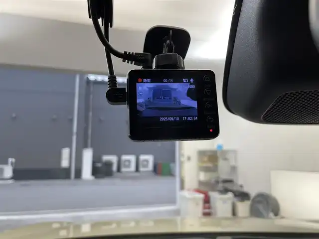 ホンダ ヴェゼル G 滋賀県 2021(令3)年 6.2万km サンドカーキパール 純正9インチナビ/(AM/FM/USB/AppleCarPlay/AndroidAuto/フルセグTV)/レーダークルーズコントロール/クリアランスソナー/電動格納ミラー/バックカメラ/ETC2.0/ドライブレコーダー(SDなし)/ステアリングスイッチ/LEDヘッドライト/オートライト