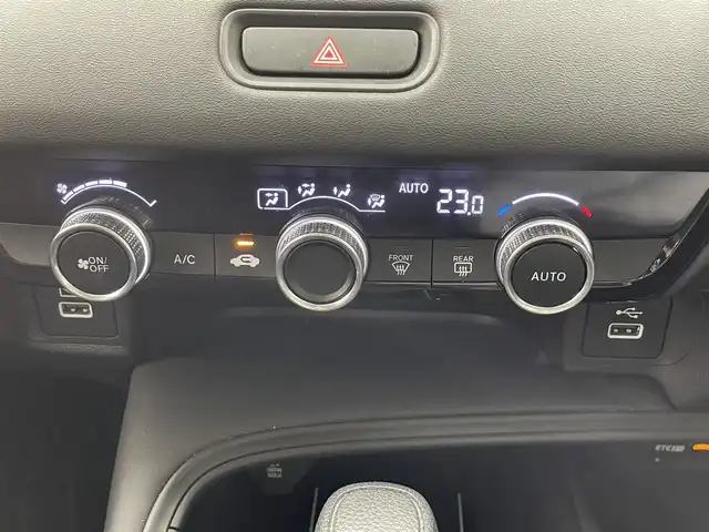 ホンダ ヴェゼル G 滋賀県 2021(令3)年 6.2万km サンドカーキパール 純正9インチナビ/(AM/FM/USB/AppleCarPlay/AndroidAuto/フルセグTV)/レーダークルーズコントロール/クリアランスソナー/電動格納ミラー/バックカメラ/ETC2.0/ドライブレコーダー(SDなし)/ステアリングスイッチ/LEDヘッドライト/オートライト
