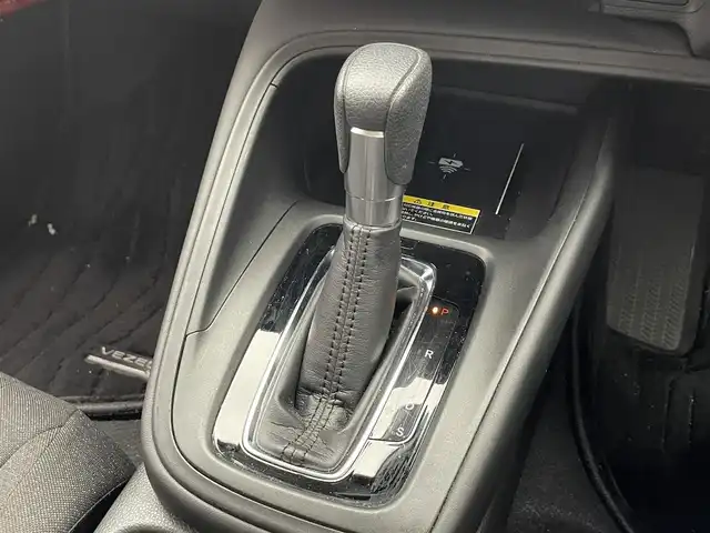 ホンダ ヴェゼル G 滋賀県 2021(令3)年 6.2万km サンドカーキパール 純正9インチナビ/(AM/FM/USB/AppleCarPlay/AndroidAuto/フルセグTV)/レーダークルーズコントロール/クリアランスソナー/電動格納ミラー/バックカメラ/ETC2.0/ドライブレコーダー(SDなし)/ステアリングスイッチ/LEDヘッドライト/オートライト
