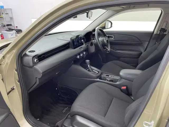 ホンダ ヴェゼル G 滋賀県 2021(令3)年 6.2万km サンドカーキパール 純正9インチナビ/(AM/FM/USB/AppleCarPlay/AndroidAuto/フルセグTV)/レーダークルーズコントロール/クリアランスソナー/電動格納ミラー/バックカメラ/ETC2.0/ドライブレコーダー(SDなし)/ステアリングスイッチ/LEDヘッドライト/オートライト