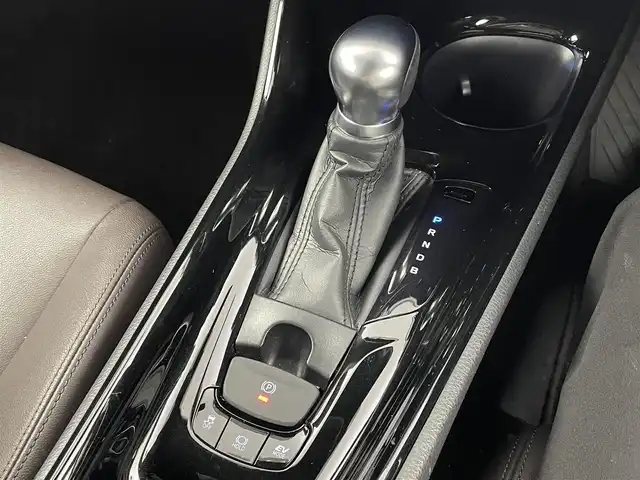 トヨタ Ｃ－ＨＲ G 大阪府 2017(平29)年 4.4万km センシュアルレッドマイカ トヨタセーフティセンス/　・プリクラッシュセーフティ/　・レーンディパーチャーアラート/　・オートマチックハイビーム/　・レーダークルーズコントロール/　・ブラインドスポットモニター/　・クリアランスソナー/純正9インチナビ/　Bluetooth/CD/DVD/フルセグ/バックカメラ/LEDオートライト/フォグランプ/オートマチックハイビーム/ハーフレザーシート/シートヒーター/電子パーキングブレーキ/ブレーキホールド/スマートキー/ビルトインETC/純正18インチアルミホイール/電動格納ウィンカーミラー/ドアバイザー
