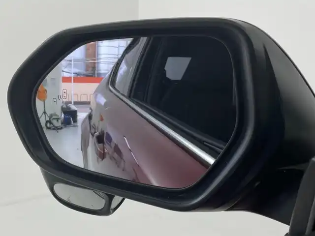 トヨタ Ｃ－ＨＲ G 大阪府 2017(平29)年 4.4万km センシュアルレッドマイカ トヨタセーフティセンス/　・プリクラッシュセーフティ/　・レーンディパーチャーアラート/　・オートマチックハイビーム/　・レーダークルーズコントロール/　・ブラインドスポットモニター/　・クリアランスソナー/純正9インチナビ/　Bluetooth/CD/DVD/フルセグ/バックカメラ/LEDオートライト/フォグランプ/オートマチックハイビーム/ハーフレザーシート/シートヒーター/電子パーキングブレーキ/ブレーキホールド/スマートキー/ビルトインETC/純正18インチアルミホイール/電動格納ウィンカーミラー/ドアバイザー