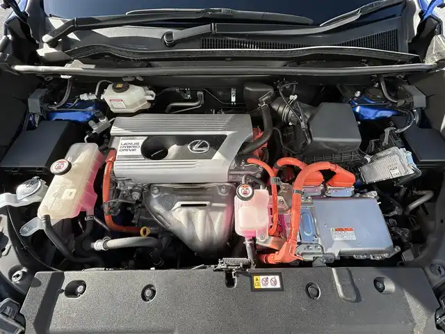 レクサス ＮＸ 300h Fスポーツ 滋賀県 2020(令2)年 3.5万km ヒートブルーコントラストレイヤリング マークレビンソン/純正10.3インチナビ/・AM/FM/・CD/DVD/・SD/USB/AUX/・サウンドライブラリ/・Bluetooth/・Miracast/・フルセグTV/アクティブサウンドコントロール/パノラミックビューモニター/ステアリングスイッチ/革巻きステアリング/ステアリングヒーター/パドルシフト/パノラマルーフ/ヘッドアップディスプレイ/前後ドライブレコーダー/ビルトインETC2.0/プリクラッシュセーフティ/レーントレーシングアラート/パーキングサポートアラート/ブラインドスポットモニター/ロードサインアシスト/アダプティブクルーズコントロール/前席パワーシート/前席シートヒーター/前席ベンチレーションシート/運転席メモリシート/ドアミラーヒーター/LEDヘッドライト/オートマチックヘッドライト/オートハイビーム/フォグランプ/電動格納ミラー/純正18インチアルミホイール