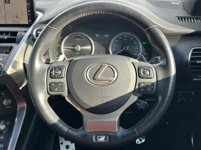 レクサス ＮＸ 300h Fスポーツ 滋賀県 2020(令2)年 3.5万km ヒートブルーコントラストレイヤリング マークレビンソン/純正10.3インチナビ/・AM/FM/・CD/DVD/・SD/USB/AUX/・サウンドライブラリ/・Bluetooth/・Miracast/・フルセグTV/アクティブサウンドコントロール/パノラミックビューモニター/ステアリングスイッチ/革巻きステアリング/ステアリングヒーター/パドルシフト/パノラマルーフ/ヘッドアップディスプレイ/前後ドライブレコーダー/ビルトインETC2.0/プリクラッシュセーフティ/レーントレーシングアラート/パーキングサポートアラート/ブラインドスポットモニター/ロードサインアシスト/アダプティブクルーズコントロール/前席パワーシート/前席シートヒーター/前席ベンチレーションシート/運転席メモリシート/ドアミラーヒーター/LEDヘッドライト/オートマチックヘッドライト/オートハイビーム/フォグランプ/電動格納ミラー/純正18インチアルミホイール