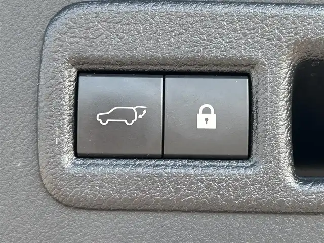 レクサス ＮＸ 300h Fスポーツ 滋賀県 2020(令2)年 3.5万km ヒートブルーコントラストレイヤリング マークレビンソン/純正10.3インチナビ/・AM/FM/・CD/DVD/・SD/USB/AUX/・サウンドライブラリ/・Bluetooth/・Miracast/・フルセグTV/アクティブサウンドコントロール/パノラミックビューモニター/ステアリングスイッチ/革巻きステアリング/ステアリングヒーター/パドルシフト/パノラマルーフ/ヘッドアップディスプレイ/前後ドライブレコーダー/ビルトインETC2.0/プリクラッシュセーフティ/レーントレーシングアラート/パーキングサポートアラート/ブラインドスポットモニター/ロードサインアシスト/アダプティブクルーズコントロール/前席パワーシート/前席シートヒーター/前席ベンチレーションシート/運転席メモリシート/ドアミラーヒーター/LEDヘッドライト/オートマチックヘッドライト/オートハイビーム/フォグランプ/電動格納ミラー/純正18インチアルミホイール