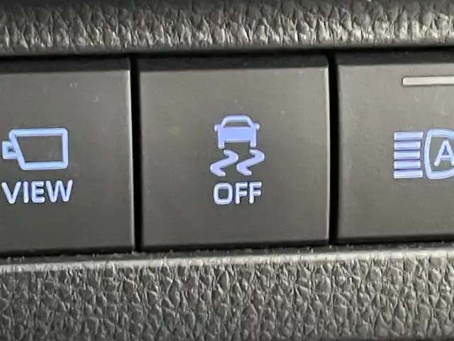 トヨタ ハリアー ハイブリッド Z 道央・札幌 2021(令3)年 4.1万km プレシャスブラックパール ・４WD/・寒冷地仕様/・純正メモリーナビゲーション/　BT/USB/フルセグ/AUX/Miracast/・パノラミックビューモニター/・JBLプレミアムサウンド/・パワーバックドア/・純正ビルトインETC/・前席パワーシート/・ハーフレザーシート/・デジタルインナーミラー/・プリクラッシュセーフティ/・ブラインドスポットモニター/・リアクロストラフィックアラート/・パーキングサポートブレーキ/・ロードサインアシスト/・オートブレーキホールド/・レーダークルーズコントロール/・前後コーナーセンサー/・レーンキープアシスト/・横滑り防止装置/・先行車発進通知/・MTモード付AT/・LEDヘッドライト/・フロントフォグライト/・オートライト/・オートマチックハイビーム/・純正フロアマット/・純正AW19インチ/・スマートキー/・プッシュスタート/・保証書付き/・取説付き