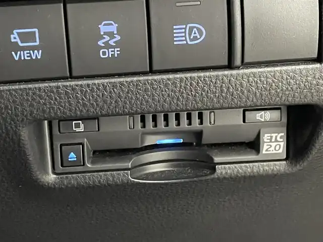 トヨタ ハリアー ハイブリッド Z 道央・札幌 2021(令3)年 4.1万km プレシャスブラックパール ・４WD/・寒冷地仕様/・純正メモリーナビゲーション/　BT/USB/フルセグ/AUX/Miracast/・パノラミックビューモニター/・JBLプレミアムサウンド/・パワーバックドア/・純正ビルトインETC/・前席パワーシート/・ハーフレザーシート/・デジタルインナーミラー/・プリクラッシュセーフティ/・ブラインドスポットモニター/・リアクロストラフィックアラート/・パーキングサポートブレーキ/・ロードサインアシスト/・オートブレーキホールド/・レーダークルーズコントロール/・前後コーナーセンサー/・レーンキープアシスト/・横滑り防止装置/・先行車発進通知/・MTモード付AT/・LEDヘッドライト/・フロントフォグライト/・オートライト/・オートマチックハイビーム/・純正フロアマット/・純正AW19インチ/・スマートキー/・プッシュスタート/・保証書付き/・取説付き