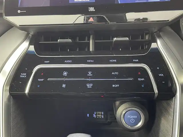 トヨタ ハリアー ハイブリッド Z 道央・札幌 2021(令3)年 4.1万km プレシャスブラックパール ・４WD/・寒冷地仕様/・純正メモリーナビゲーション/　BT/USB/フルセグ/AUX/Miracast/・パノラミックビューモニター/・JBLプレミアムサウンド/・パワーバックドア/・純正ビルトインETC/・前席パワーシート/・ハーフレザーシート/・デジタルインナーミラー/・プリクラッシュセーフティ/・ブラインドスポットモニター/・リアクロストラフィックアラート/・パーキングサポートブレーキ/・ロードサインアシスト/・オートブレーキホールド/・レーダークルーズコントロール/・前後コーナーセンサー/・レーンキープアシスト/・横滑り防止装置/・先行車発進通知/・MTモード付AT/・LEDヘッドライト/・フロントフォグライト/・オートライト/・オートマチックハイビーム/・純正フロアマット/・純正AW19インチ/・スマートキー/・プッシュスタート/・保証書付き/・取説付き