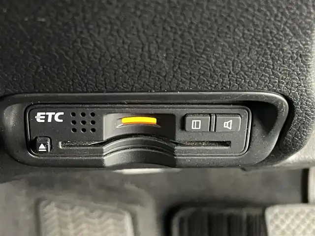 ホンダ ヴェゼル ハイブリッド Z 熊本県 2015(平27)年 6.8万km ミスティックグリーンパール 純正ナビ（ＣＤ・ＤＶＤ・フルセグ・ＢＴ）/バックカメラ　/ビルトインＥＴＣ　/クルーズコントロール　/前席シートヒーター　/衝突軽減ブレーキ　/横滑り防止　/パドルシフト/ハーフレザーシート　/オートライト/LEDヘッドライト/フォグランプ/純正フロアマット　/純正１７インチＡＷ/スマートキー/プッシュスタート/スペアキー1本