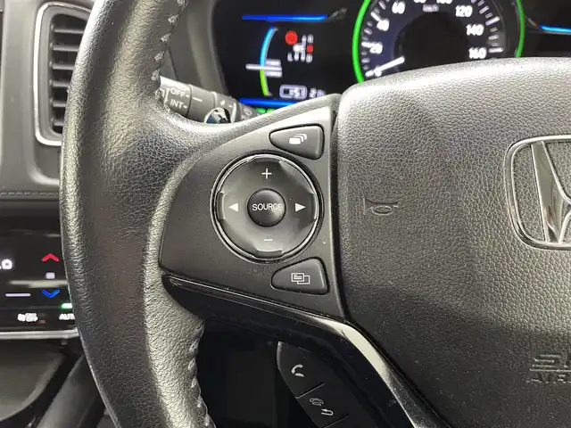 ホンダ ヴェゼル ハイブリッド Z 熊本県 2015(平27)年 6.8万km ミスティックグリーンパール 純正ナビ（ＣＤ・ＤＶＤ・フルセグ・ＢＴ）/バックカメラ　/ビルトインＥＴＣ　/クルーズコントロール　/前席シートヒーター　/衝突軽減ブレーキ　/横滑り防止　/パドルシフト/ハーフレザーシート　/オートライト/LEDヘッドライト/フォグランプ/純正フロアマット　/純正１７インチＡＷ/スマートキー/プッシュスタート/スペアキー1本