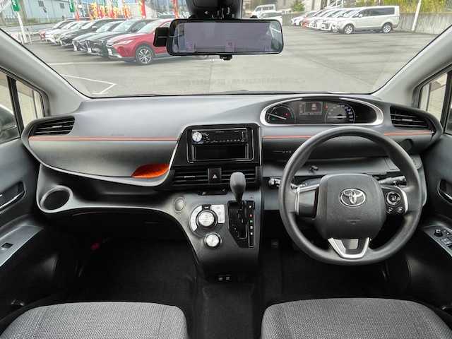 トヨタ シエンタ ハイブリッド ファンベースX 静岡県 2019(平31)年 5.1万km ホワイトパールクリスタルシャイン ●社外マルチディスプレイオーディオ/(AM/FM/Bluetooth/iPod/AUX)/(パイオニア/MVH-5300)/●モデリスタフルエアロ/●バックカメラ/●プリクラッシュセーフティ/●レーンキープアシスト/●前後クリアランスソナー/●オートマチックハイビーム/●ステアリングスイッチ/●ETC/●前後ドライブレコーダー/●デジタルインナーミラー/●純正ホイールカバー/●電動格納ウィンカーミラー/●ドアバイザー/●レベライザー/●片側パワースライドドア/●USB/●ダブルSRS+ABS