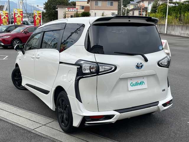 トヨタ シエンタ ハイブリッド ファンベースX 静岡県 2019(平31)年 5.1万km ホワイトパールクリスタルシャイン ●社外マルチディスプレイオーディオ/(AM/FM/Bluetooth/iPod/AUX)/(パイオニア/MVH-5300)/●モデリスタフルエアロ/●バックカメラ/●プリクラッシュセーフティ/●レーンキープアシスト/●前後クリアランスソナー/●オートマチックハイビーム/●ステアリングスイッチ/●ETC/●前後ドライブレコーダー/●デジタルインナーミラー/●純正ホイールカバー/●電動格納ウィンカーミラー/●ドアバイザー/●レベライザー/●片側パワースライドドア/●USB/●ダブルSRS+ABS