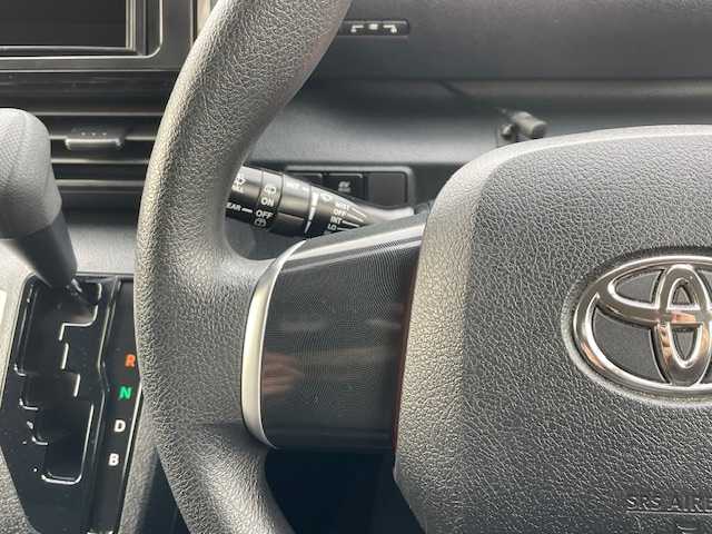 トヨタ シエンタ ハイブリッド ファンベースX 静岡県 2019(平31)年 5.1万km ホワイトパールクリスタルシャイン ●社外マルチディスプレイオーディオ/(AM/FM/Bluetooth/iPod/AUX)/(パイオニア/MVH-5300)/●モデリスタフルエアロ/●バックカメラ/●プリクラッシュセーフティ/●レーンキープアシスト/●前後クリアランスソナー/●オートマチックハイビーム/●ステアリングスイッチ/●ETC/●前後ドライブレコーダー/●デジタルインナーミラー/●純正ホイールカバー/●電動格納ウィンカーミラー/●ドアバイザー/●レベライザー/●片側パワースライドドア/●USB/●ダブルSRS+ABS