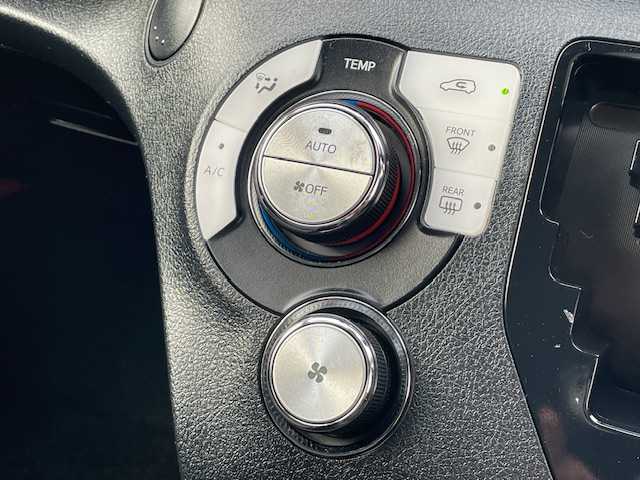 トヨタ シエンタ ハイブリッド ファンベースX 静岡県 2019(平31)年 5.1万km ホワイトパールクリスタルシャイン ●社外マルチディスプレイオーディオ/(AM/FM/Bluetooth/iPod/AUX)/(パイオニア/MVH-5300)/●モデリスタフルエアロ/●バックカメラ/●プリクラッシュセーフティ/●レーンキープアシスト/●前後クリアランスソナー/●オートマチックハイビーム/●ステアリングスイッチ/●ETC/●前後ドライブレコーダー/●デジタルインナーミラー/●純正ホイールカバー/●電動格納ウィンカーミラー/●ドアバイザー/●レベライザー/●片側パワースライドドア/●USB/●ダブルSRS+ABS