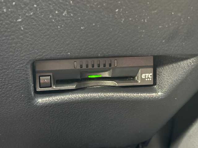 トヨタ シエンタ ハイブリッド ファンベースX 静岡県 2019(平31)年 5.1万km ホワイトパールクリスタルシャイン ●社外マルチディスプレイオーディオ/(AM/FM/Bluetooth/iPod/AUX)/(パイオニア/MVH-5300)/●モデリスタフルエアロ/●バックカメラ/●プリクラッシュセーフティ/●レーンキープアシスト/●前後クリアランスソナー/●オートマチックハイビーム/●ステアリングスイッチ/●ETC/●前後ドライブレコーダー/●デジタルインナーミラー/●純正ホイールカバー/●電動格納ウィンカーミラー/●ドアバイザー/●レベライザー/●片側パワースライドドア/●USB/●ダブルSRS+ABS