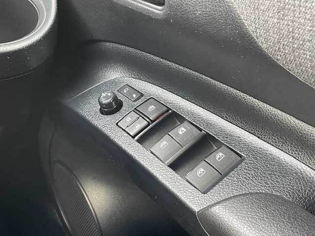 トヨタ シエンタ ハイブリッド ファンベースX 静岡県 2019(平31)年 5.1万km ホワイトパールクリスタルシャイン ●社外マルチディスプレイオーディオ/(AM/FM/Bluetooth/iPod/AUX)/(パイオニア/MVH-5300)/●モデリスタフルエアロ/●バックカメラ/●プリクラッシュセーフティ/●レーンキープアシスト/●前後クリアランスソナー/●オートマチックハイビーム/●ステアリングスイッチ/●ETC/●前後ドライブレコーダー/●デジタルインナーミラー/●純正ホイールカバー/●電動格納ウィンカーミラー/●ドアバイザー/●レベライザー/●片側パワースライドドア/●USB/●ダブルSRS+ABS