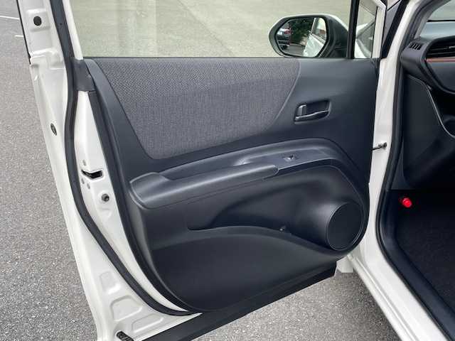 トヨタ シエンタ ハイブリッド ファンベースX 静岡県 2019(平31)年 5.1万km ホワイトパールクリスタルシャイン ●社外マルチディスプレイオーディオ/(AM/FM/Bluetooth/iPod/AUX)/(パイオニア/MVH-5300)/●モデリスタフルエアロ/●バックカメラ/●プリクラッシュセーフティ/●レーンキープアシスト/●前後クリアランスソナー/●オートマチックハイビーム/●ステアリングスイッチ/●ETC/●前後ドライブレコーダー/●デジタルインナーミラー/●純正ホイールカバー/●電動格納ウィンカーミラー/●ドアバイザー/●レベライザー/●片側パワースライドドア/●USB/●ダブルSRS+ABS