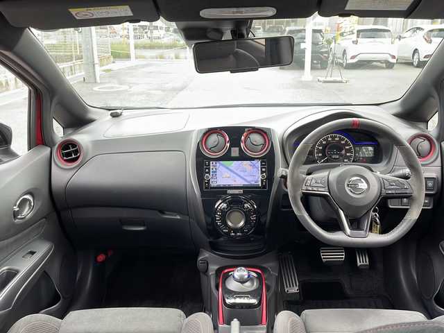 日産 ノート e－パワー ニスモ 山口県 2019(平31)年 5.7万km ガーネットレッド 純正SDナビ/・Bluetooth/・フルセグテレビ/・DVD再生/アラウンドビューモニター/ETC/ドライブレコーダー/デジタルインナーミラー/純正アルミホイール/純正フロアマット/クルーズコントロール/純正LEDヘッドライト/フォグライト/リアフォグライト/オートライト/エマージェンシーブレーキ/踏み間違え防止装置/プッシュスタート/スマートキー/スペアキー有/取扱説明書