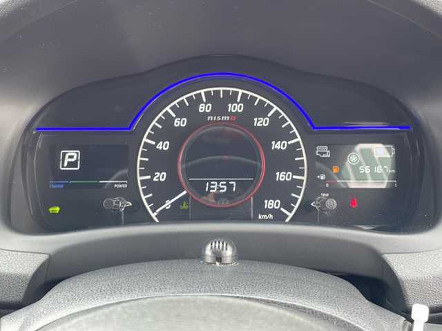 日産 ノート e－パワー ニスモ 山口県 2019(平31)年 5.7万km ガーネットレッド 純正SDナビ/・Bluetooth/・フルセグテレビ/・DVD再生/アラウンドビューモニター/ETC/ドライブレコーダー/デジタルインナーミラー/純正アルミホイール/純正フロアマット/クルーズコントロール/純正LEDヘッドライト/フォグライト/リアフォグライト/オートライト/エマージェンシーブレーキ/踏み間違え防止装置/プッシュスタート/スマートキー/スペアキー有/取扱説明書