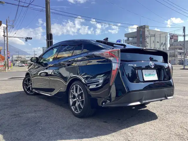 トヨタ プリウス S ツーリングセレクション 鹿児島県 2016(平28)年 7万km アティチュードブラックマイカ ワンオーナー/社外10インチフローティングナビ/　パナソニック　ストラーダCN-F1X10BLD/フルセグ/BD/DVD/CD/Bluetooth/バックカメラ /ビルドインETC/2カメラドライブレコーダー　ユピテル DRY-TW8500d/レーダー探知機　コムテック ZERO 802V/BBS17インチAW/純正17インチAW/トヨタセーフティセンス/革巻きステアリング/前席シートヒーター/純正オプション　インテリアイルミネーション /純正フロアマット/純正ドアバイザー/純正トノカバー/社外ラゲッジマット/取説/保証書/スペアキー