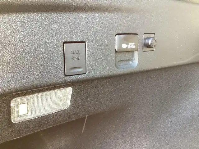 トヨタ プリウス S ツーリングセレクション 鹿児島県 2016(平28)年 7万km アティチュードブラックマイカ ワンオーナー/社外10インチフローティングナビ/　パナソニック　ストラーダCN-F1X10BLD/フルセグ/BD/DVD/CD/Bluetooth/バックカメラ /ビルドインETC/2カメラドライブレコーダー　ユピテル DRY-TW8500d/レーダー探知機　コムテック ZERO 802V/BBS17インチAW/純正17インチAW/トヨタセーフティセンス/革巻きステアリング/前席シートヒーター/純正オプション　インテリアイルミネーション /純正フロアマット/純正ドアバイザー/純正トノカバー/社外ラゲッジマット/取説/保証書/スペアキー