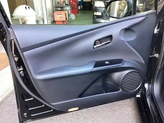 トヨタ プリウス S ツーリングセレクション 鹿児島県 2016(平28)年 7万km アティチュードブラックマイカ ワンオーナー/社外10インチフローティングナビ/　パナソニック　ストラーダCN-F1X10BLD/フルセグ/BD/DVD/CD/Bluetooth/バックカメラ /ビルドインETC/2カメラドライブレコーダー　ユピテル DRY-TW8500d/レーダー探知機　コムテック ZERO 802V/BBS17インチAW/純正17インチAW/トヨタセーフティセンス/革巻きステアリング/前席シートヒーター/純正オプション　インテリアイルミネーション /純正フロアマット/純正ドアバイザー/純正トノカバー/社外ラゲッジマット/取説/保証書/スペアキー