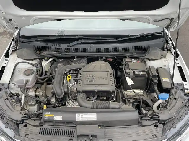 フォルクスワーゲン ポロ TSIハイライン 群馬県 2018(平30)年 5.3万km ピュアホワイト 純正８型ナビ　/フルセグ・Ｂｌｕｅｔｏｏｔｈ/バックカメラ　/スマートキー２本　/衝突軽減ブレーキ　/レーンアシスト　/アダクティブクルーズコントロール　/ドライブレコーダー　/パドルシフト　/純正フロアマット