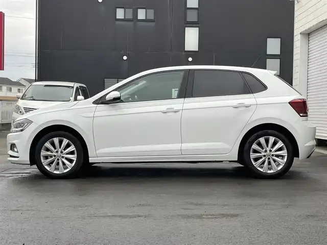 フォルクスワーゲン ポロ TSIハイライン 群馬県 2018(平30)年 5.3万km ピュアホワイト 純正８型ナビ　/フルセグ・Ｂｌｕｅｔｏｏｔｈ/バックカメラ　/スマートキー２本　/衝突軽減ブレーキ　/レーンアシスト　/アダクティブクルーズコントロール　/ドライブレコーダー　/パドルシフト　/純正フロアマット