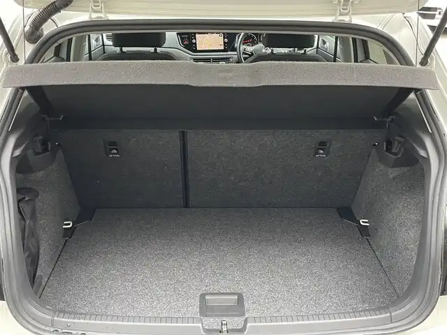 フォルクスワーゲン ポロ TSIハイライン 群馬県 2018(平30)年 5.3万km ピュアホワイト 純正８型ナビ　/フルセグ・Ｂｌｕｅｔｏｏｔｈ/バックカメラ　/スマートキー２本　/衝突軽減ブレーキ　/レーンアシスト　/アダクティブクルーズコントロール　/ドライブレコーダー　/パドルシフト　/純正フロアマット