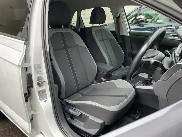 フォルクスワーゲン ポロ TSIハイライン 群馬県 2018(平30)年 5.3万km ピュアホワイト 純正８型ナビ　/フルセグ・Ｂｌｕｅｔｏｏｔｈ/バックカメラ　/スマートキー２本　/衝突軽減ブレーキ　/レーンアシスト　/アダクティブクルーズコントロール　/ドライブレコーダー　/パドルシフト　/純正フロアマット