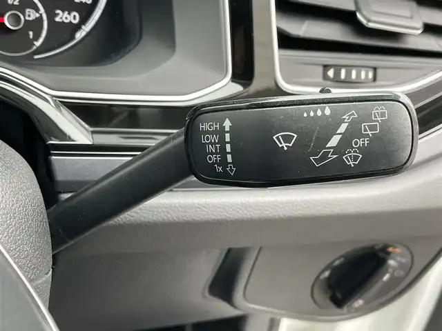 フォルクスワーゲン ポロ TSIハイライン 群馬県 2018(平30)年 5.3万km ピュアホワイト 純正８型ナビ　/フルセグ・Ｂｌｕｅｔｏｏｔｈ/バックカメラ　/スマートキー２本　/衝突軽減ブレーキ　/レーンアシスト　/アダクティブクルーズコントロール　/ドライブレコーダー　/パドルシフト　/純正フロアマット