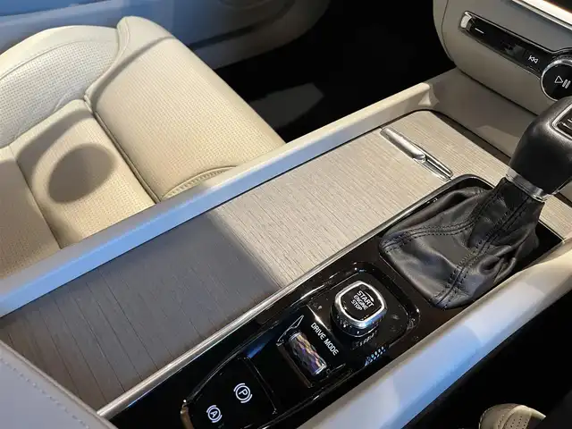 ボルボ Ｖ６０ クロスカントリー T5 AWD プロ 宮城県 2020(令2)年 4.7万km パール ワンオーナー/アダプティブクルーズコントロール/レーンキープアシスト/BLIS/harman/kardonサウンドシステム/ヘッドアップディスプレイ/純正ナビゲーションシステム/フルセグTV/全方位カメラ/ホワイトレザーシート/シートベンチレーション/シートヒーター/メモリ機能付きパワーシート/LEDヘッドライト/オートライト/純正19インチAW/スマートキー/パワーバックドア/液晶メーターパネル/AppleCarPlay/AndroidAuto/ETC車載器