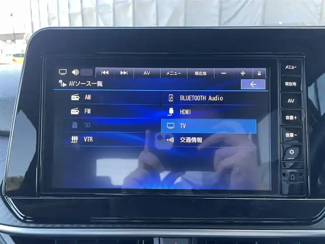 日産 ノート X 佐賀県 2024(令6)年 1.5万km ピュアホワイトパール エマージェンシーブレーキ/フロント&バックソナー/純正9型ナビ/・バックカメラ/・フルセグTV/BT/LEDヘッドライト/オートマチックハイビーム/オートライト/プッシュスタート/ETC/社外ドラレコ(SN-ST2200)/電動パーキングスイッチ/ステアリングスイッチ/電動格納ミラー/ドアバイザー/フロアマット/ISOFIX/スペアキー×１/保証書