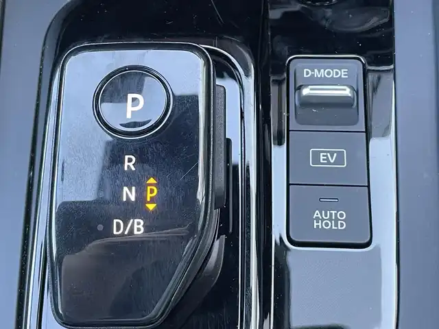 日産 ノート X 佐賀県 2024(令6)年 1.5万km ピュアホワイトパール エマージェンシーブレーキ/フロント&バックソナー/純正9型ナビ/・バックカメラ/・フルセグTV/BT/LEDヘッドライト/オートマチックハイビーム/オートライト/プッシュスタート/ETC/社外ドラレコ(SN-ST2200)/電動パーキングスイッチ/ステアリングスイッチ/電動格納ミラー/ドアバイザー/フロアマット/ISOFIX/スペアキー×１/保証書