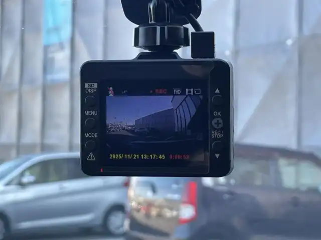 日産 ノート X 佐賀県 2024(令6)年 1.5万km ピュアホワイトパール エマージェンシーブレーキ/フロント&バックソナー/純正9型ナビ/・バックカメラ/・フルセグTV/BT/LEDヘッドライト/オートマチックハイビーム/オートライト/プッシュスタート/ETC/社外ドラレコ(SN-ST2200)/電動パーキングスイッチ/ステアリングスイッチ/電動格納ミラー/ドアバイザー/フロアマット/ISOFIX/スペアキー×１/保証書