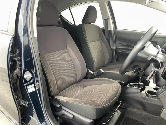 トヨタ アクア G ブラックソフトレザーセレ 福島県 2019(平31)年 7万km ブラッキッシュアゲハガラスフレーク Toyota Safety Sense C/・プリクラッシュセーフティシステム/・レーンディパーチャーアラート/・オートマチックハイビーム/・先行車発進告知機能/・クルーズコントロール/純正ナビゲーション/・型式：AVN-D9W/・Bluetooth/TV/CD/DVD/AM・FM/USB/AUX/・バックカメラ/・ETC/LEDライト/・オートライト/・ヘッドライトリベライザー/電動格納ウィンカーミラー/革巻きステアリング/・ステアリングスイッチ/プッシュスタート/・スマートキー/・スペアキー/ドアバイザー/純正フロアアット