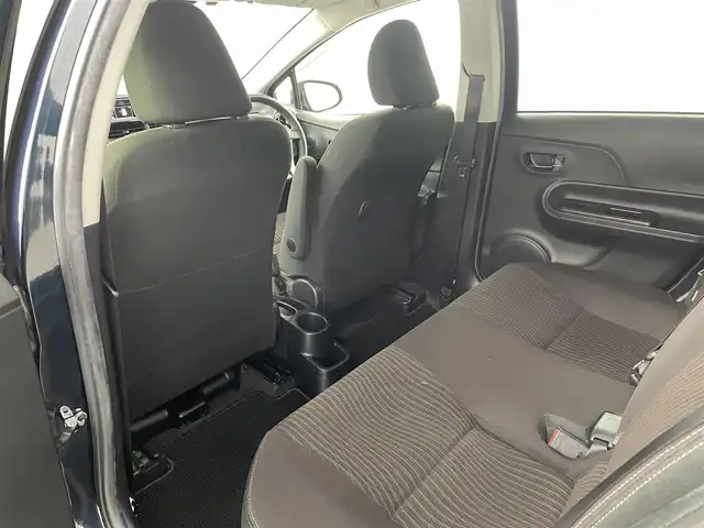 トヨタ アクア G ブラックソフトレザーセレ 福島県 2019(平31)年 7万km ブラッキッシュアゲハガラスフレーク Toyota Safety Sense C/・プリクラッシュセーフティシステム/・レーンディパーチャーアラート/・オートマチックハイビーム/・先行車発進告知機能/・クルーズコントロール/純正ナビゲーション/・型式：AVN-D9W/・Bluetooth/TV/CD/DVD/AM・FM/USB/AUX/・バックカメラ/・ETC/LEDライト/・オートライト/・ヘッドライトリベライザー/電動格納ウィンカーミラー/革巻きステアリング/・ステアリングスイッチ/プッシュスタート/・スマートキー/・スペアキー/ドアバイザー/純正フロアアット