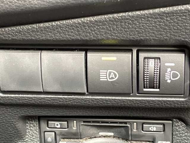 トヨタ カローラ クロス ハイブリッド S 宮城県 2024(令6)年 1.3万km アティチュードブラックマイカ /4WD//ワンオーナー//純正7インチディスプレイオーディオ/(Bluetooth/USB/AM/FM/Miracast)/(AppleCarPlay/AndroidAuto)//OP TV・オペレーター付T-Connectナビキット//メーカーOP LEDフォグランプ//ビルトインＥＴＣ//LEDヘッドライト//バックカメラ//前後ドライブレコーダー(TZ-DR210)//Toyota Safety Sense/(プリクラッシュセーフティ)/(レーントレーシングアシスト)/(レーダークルーズコントロール)/(オートマチックハイビーム)/(ロードサインアシスト)//パーキングサポートブレーキ//クリアランスソナー//ルーフレール//スマートキー//スペアキーx1//ドアバイザー//純正17インチAW