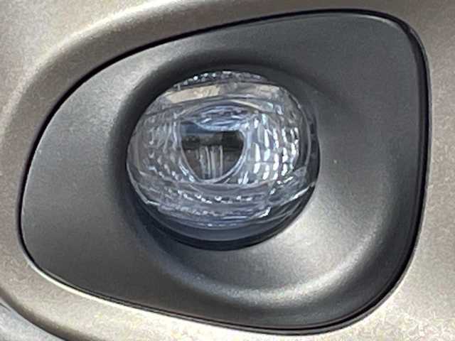 トヨタ カローラ クロス ハイブリッド S 宮城県 2024(令6)年 1.3万km アティチュードブラックマイカ /4WD//ワンオーナー//純正7インチディスプレイオーディオ/(Bluetooth/USB/AM/FM/Miracast)/(AppleCarPlay/AndroidAuto)//OP TV・オペレーター付T-Connectナビキット//メーカーOP LEDフォグランプ//ビルトインＥＴＣ//LEDヘッドライト//バックカメラ//前後ドライブレコーダー(TZ-DR210)//Toyota Safety Sense/(プリクラッシュセーフティ)/(レーントレーシングアシスト)/(レーダークルーズコントロール)/(オートマチックハイビーム)/(ロードサインアシスト)//パーキングサポートブレーキ//クリアランスソナー//ルーフレール//スマートキー//スペアキーx1//ドアバイザー//純正17インチAW