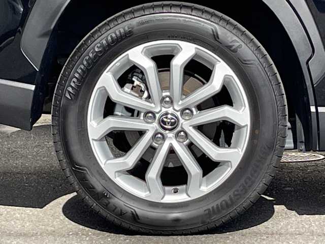 トヨタ カローラ クロス ハイブリッド S 宮城県 2024(令6)年 1.3万km アティチュードブラックマイカ /4WD//ワンオーナー//純正7インチディスプレイオーディオ/(Bluetooth/USB/AM/FM/Miracast)/(AppleCarPlay/AndroidAuto)//OP TV・オペレーター付T-Connectナビキット//メーカーOP LEDフォグランプ//ビルトインＥＴＣ//LEDヘッドライト//バックカメラ//前後ドライブレコーダー(TZ-DR210)//Toyota Safety Sense/(プリクラッシュセーフティ)/(レーントレーシングアシスト)/(レーダークルーズコントロール)/(オートマチックハイビーム)/(ロードサインアシスト)//パーキングサポートブレーキ//クリアランスソナー//ルーフレール//スマートキー//スペアキーx1//ドアバイザー//純正17インチAW